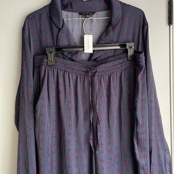 Banana Republic silky pajama set, size L, new